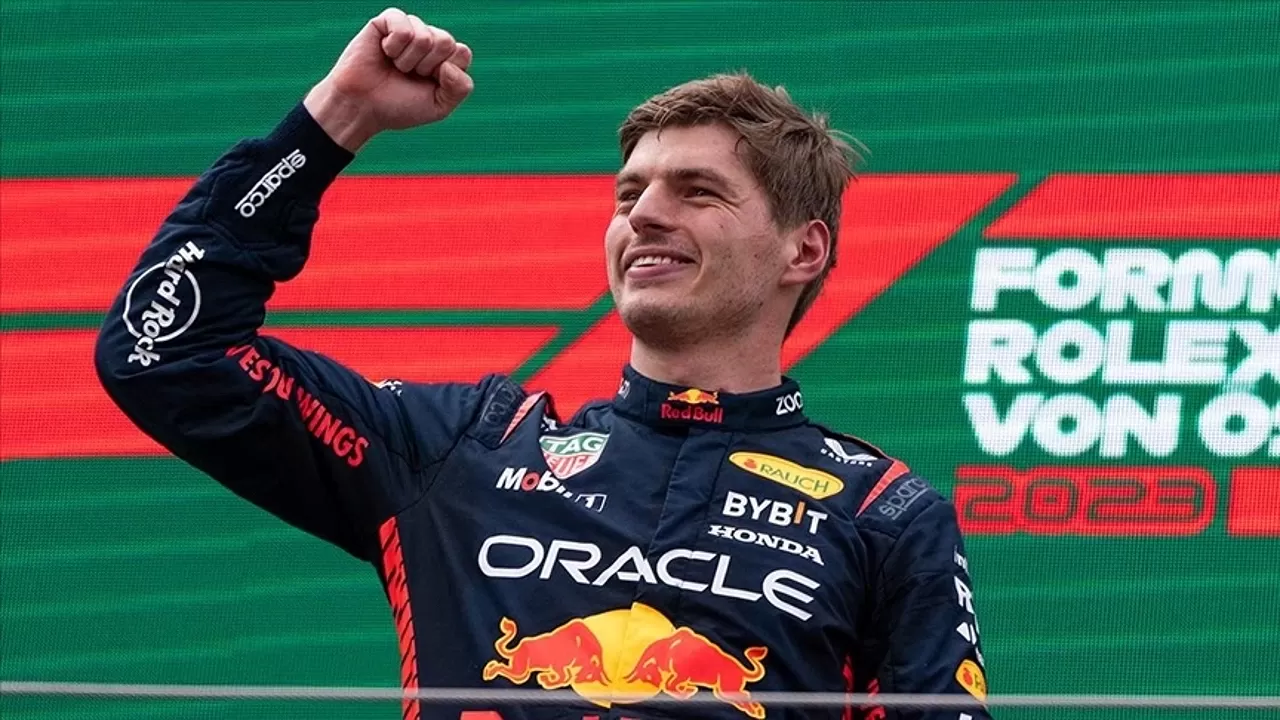 F1 Büyük Britanya Grand Prix'inde kazanan Max Verstappen