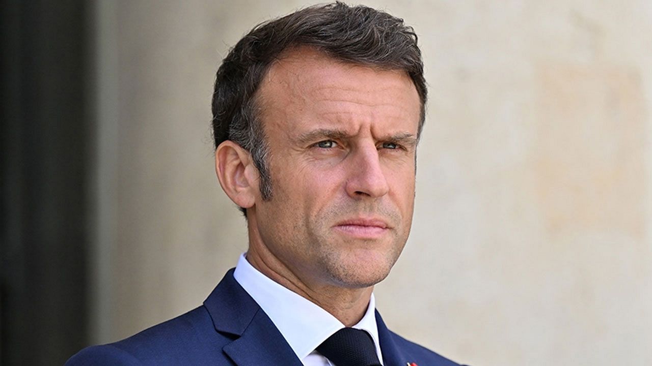 Macron'a 'kesik parmak' gönderildi