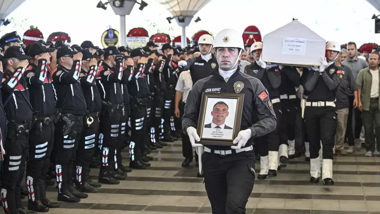 Şehit polis memuru Bekit toprağa verildi