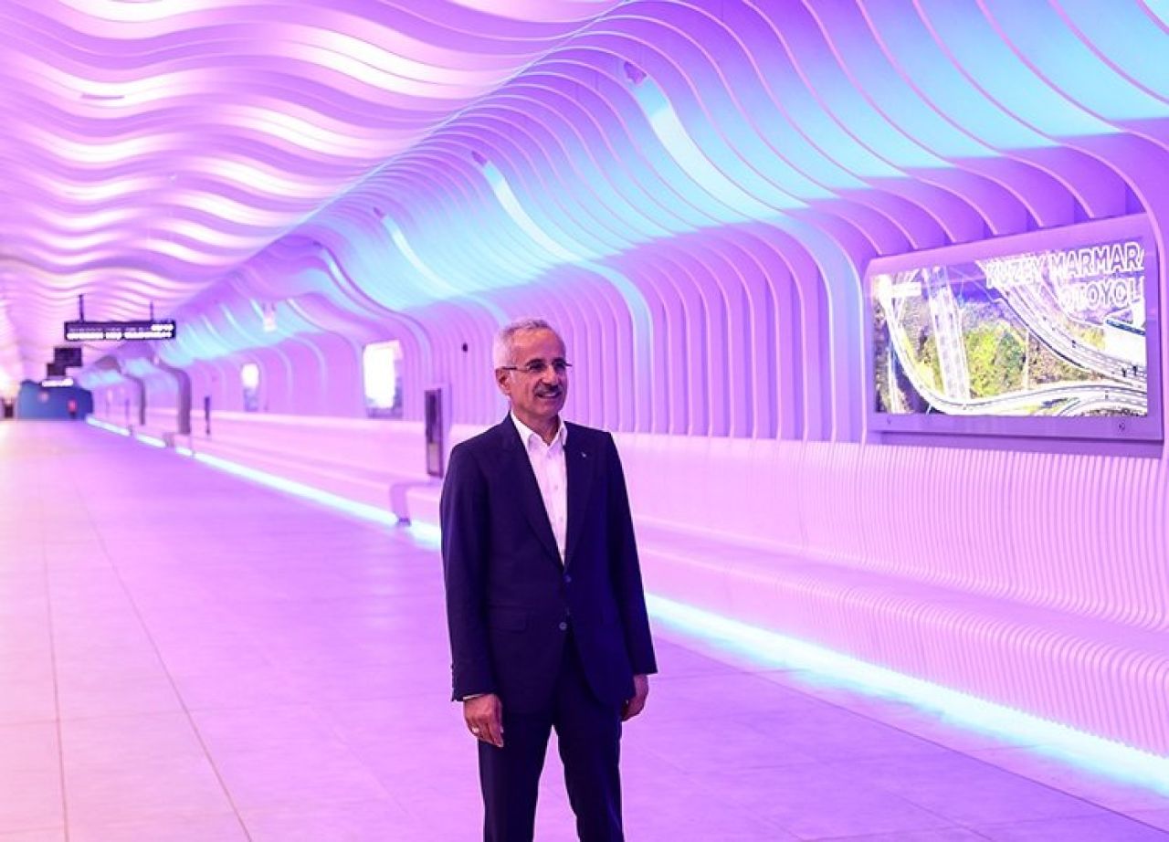 Bakan Abdulkadir Uraloğlu "İstanbul’u metrolarla örümcek ağı gibi sarıyoruz"