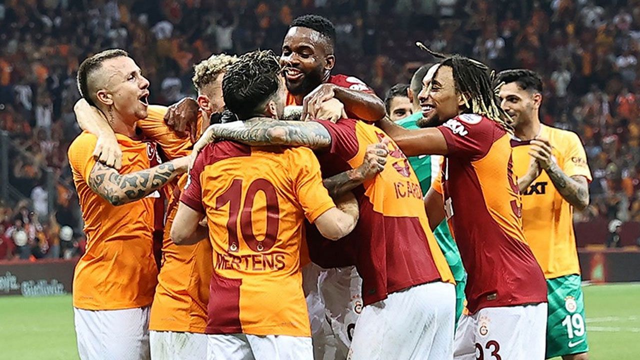 Galatasaray kadroyu UEFA'ya bildirdi