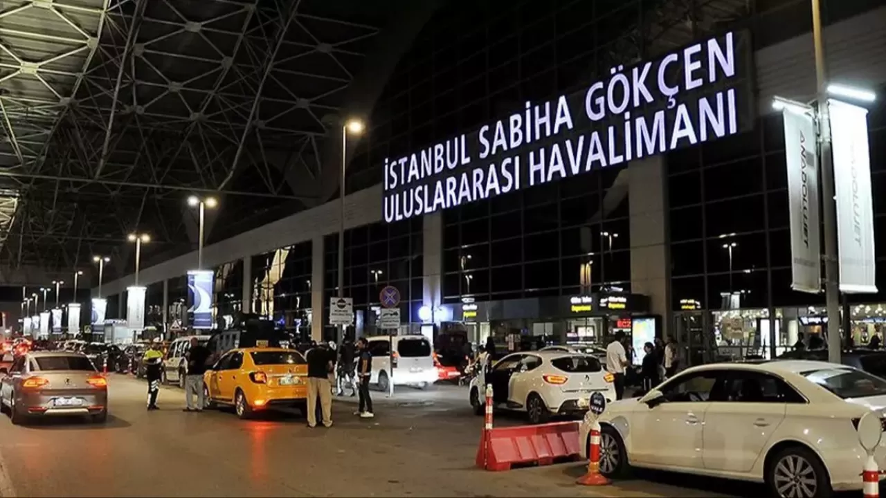 Sabiha Gökçen Havalimanı'ndaki e-pasaport turnikeleri 17 saat hizmet veremeyecek