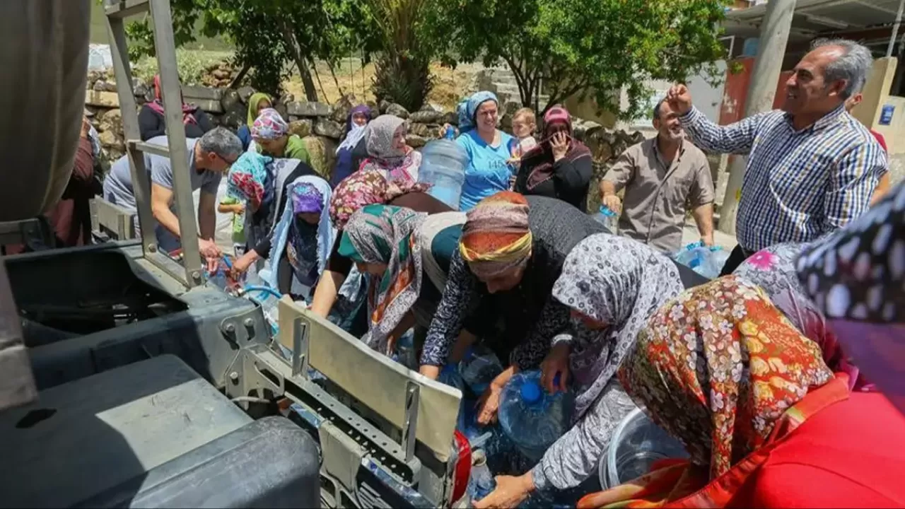 Yıllardır olan soruna çözüm tanker! İzmir'deki vatandaşlar mağdur