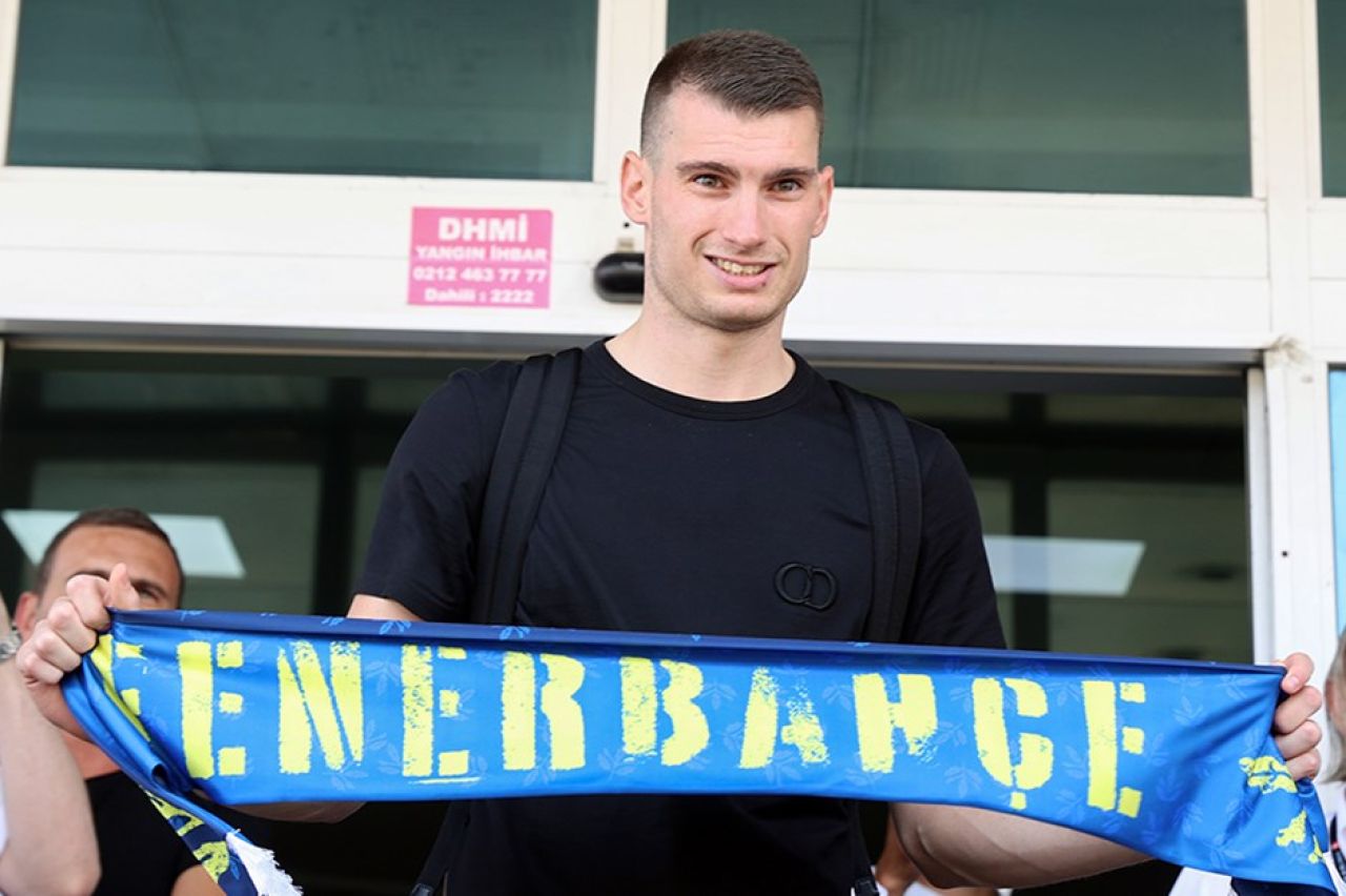 Dominik Livakovic yılın en iyi kalecisi ödülüne aday