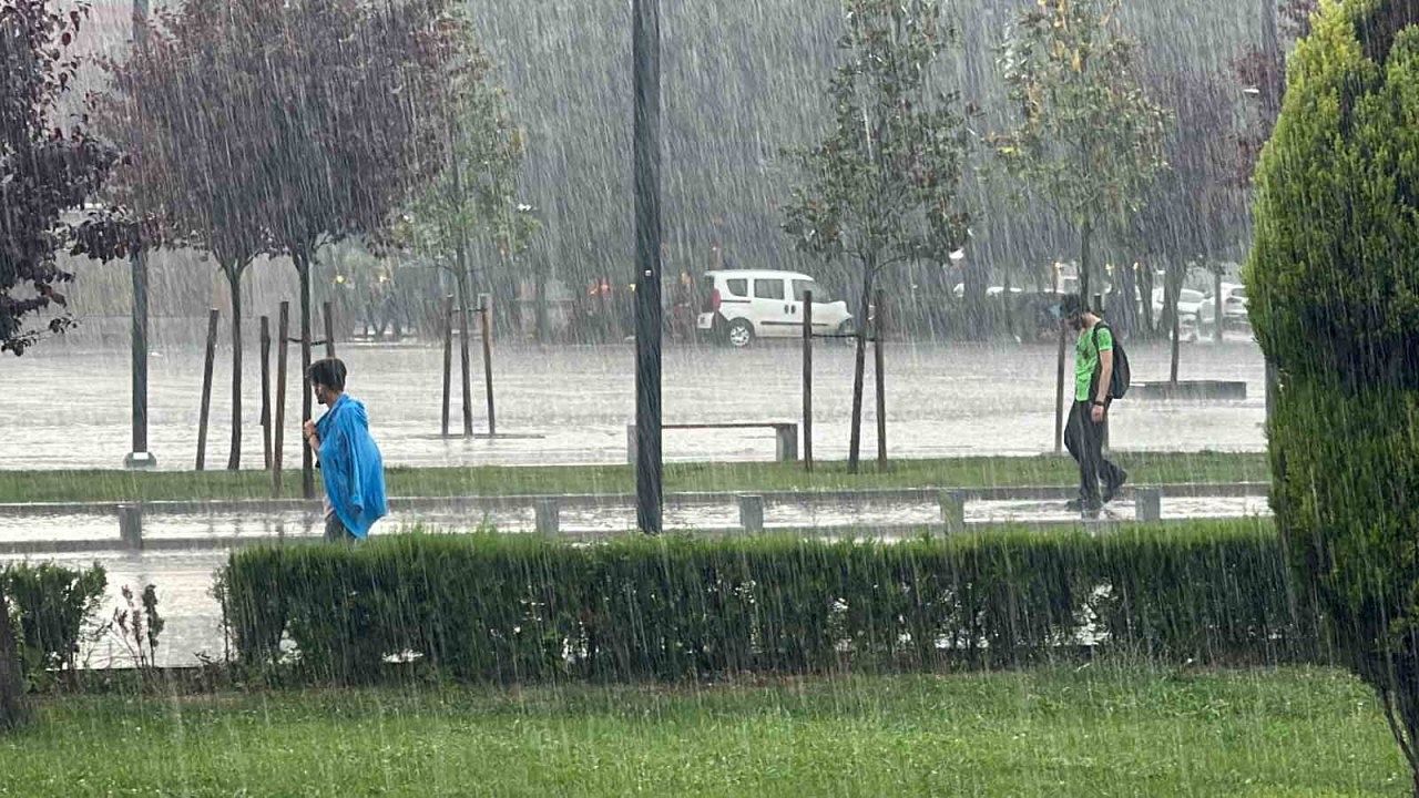 Meteorolojiden sağanak yağış uyarısı