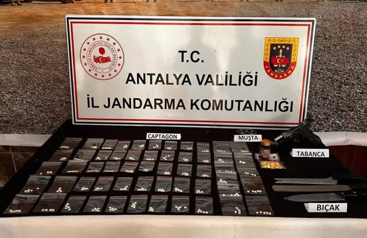 Antalya'da uyuşturucu operasyonunda 2 şüpheli yakalandı