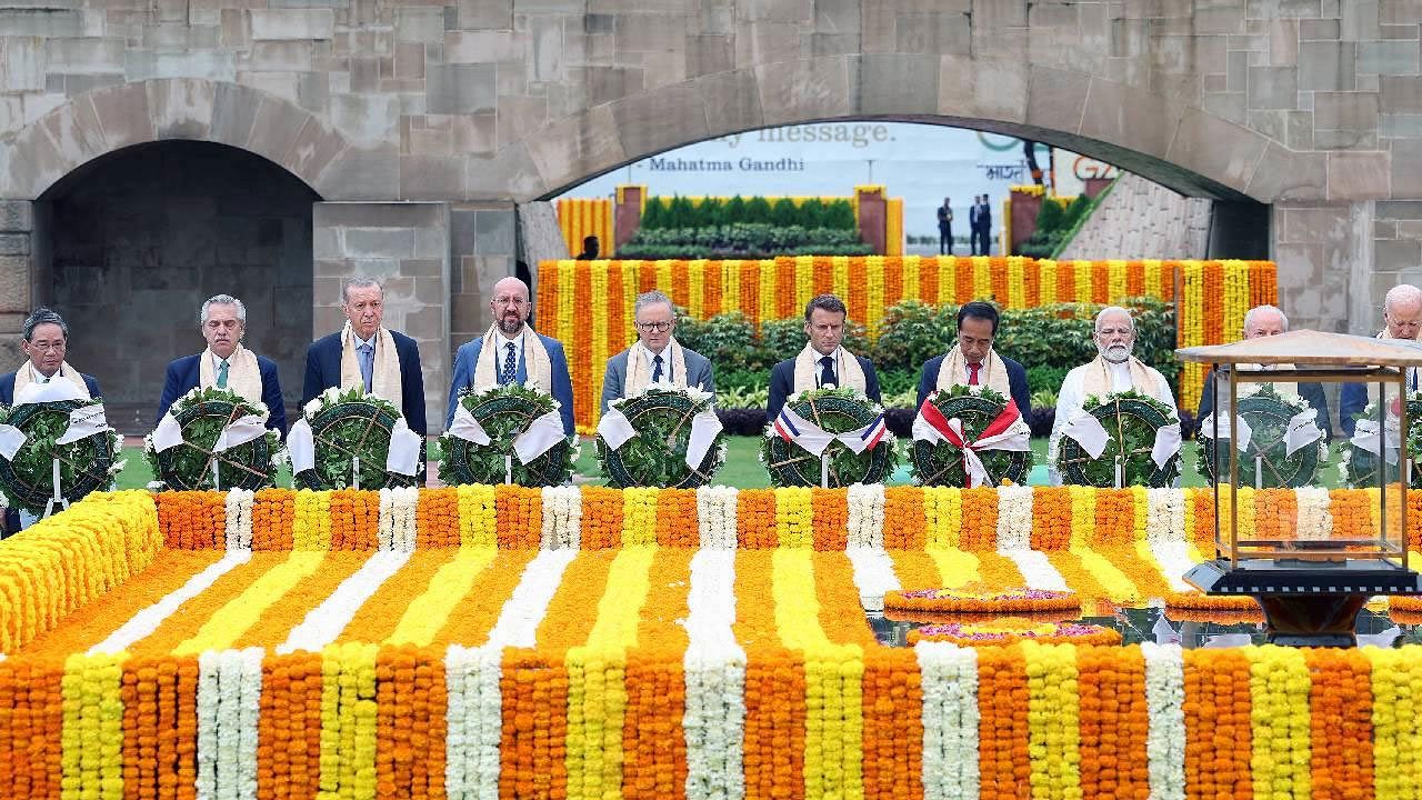 Cumhurbaşkanı Erdoğan, Gandhi'nin mezarını ziyaret etti