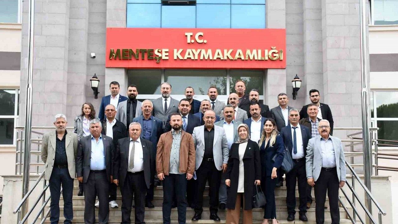 MHP Muğla İl Başkanı Oğuz Akarfırat mazbatasını aldı