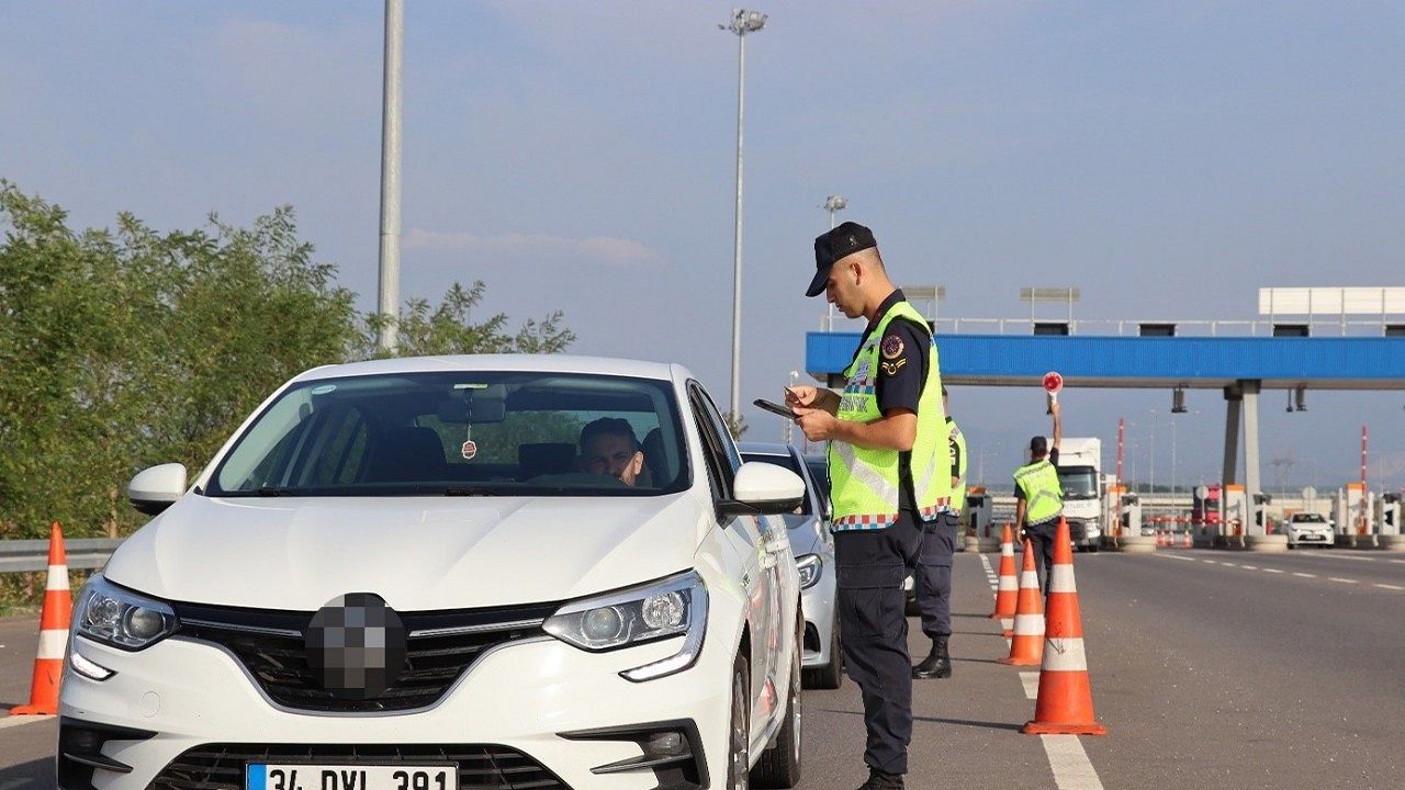 Sakarya’da uyuşturucu ve asayiş denetimi: 9 tutuklama