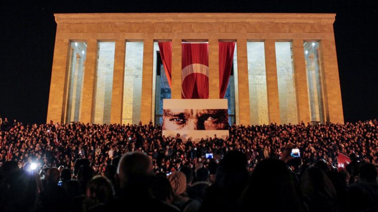 29 Ekim'de Anıtkabir doldu taştı, ziyaretçi rekoru kırıldı