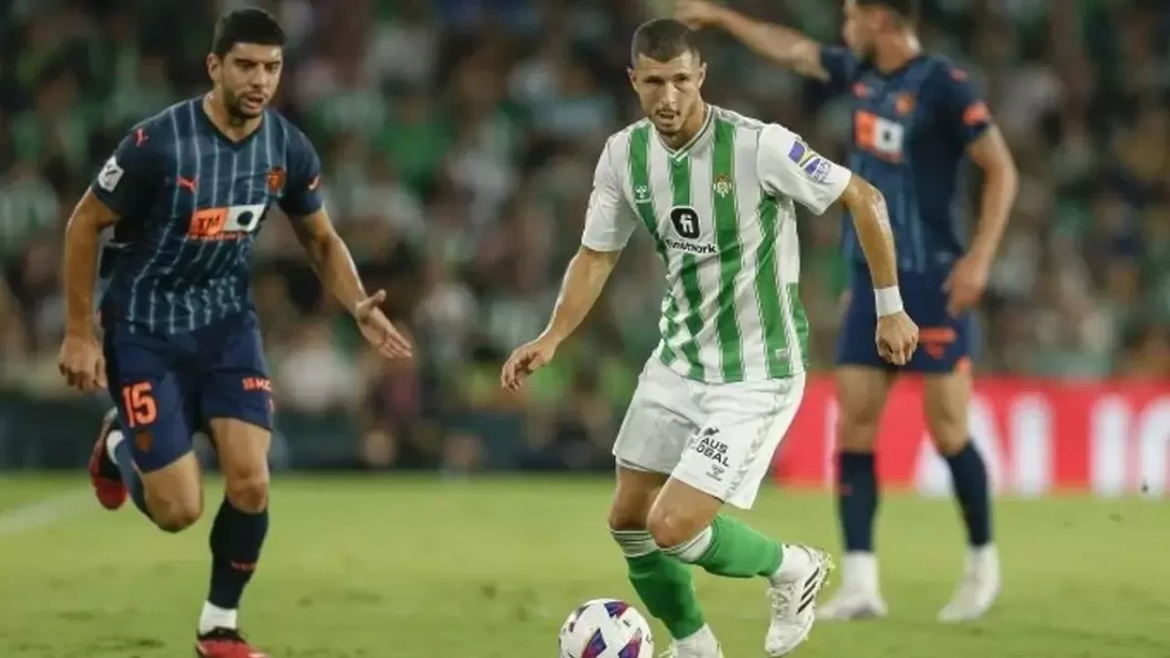 Cenk Özkaçar'lı Valencia, Betis'e çarpıldı!