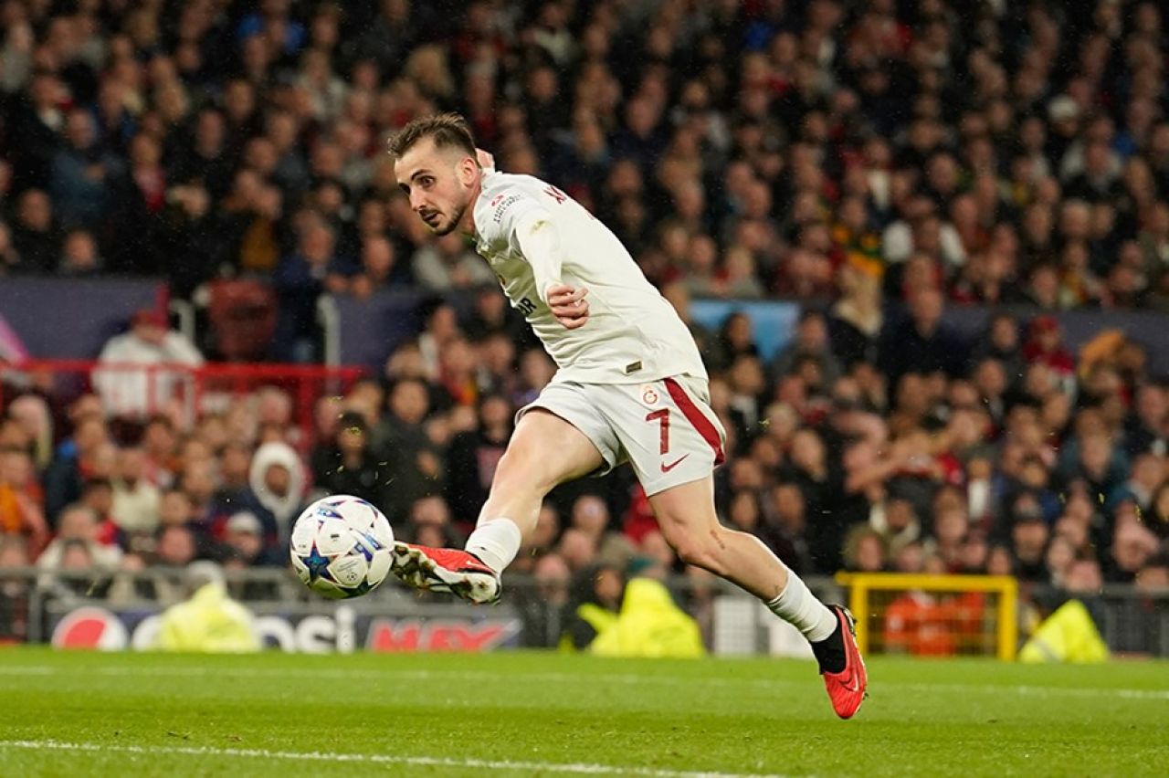 UEFA Şampiyonlar Ligi: Galatasaray, Manchester'da tarih yazdı! 2-3