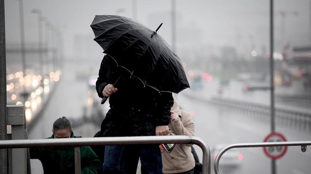 Meteoroloji bölge bölge açıkladı: Kar, sağanak ve fırtına var... 12 il için sarı kodlu uyarı!