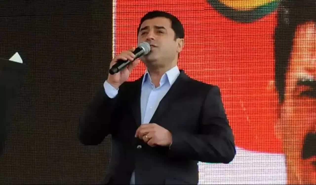 TSK'ya yönelik çirkin iftirayı savunan Selahattin Demirtaş çark etti!