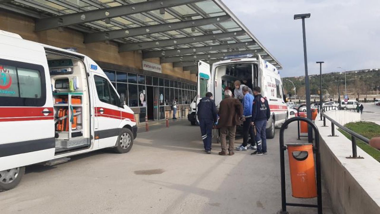 Van'da yolcu minibüsü devrildi: 14 yaralı