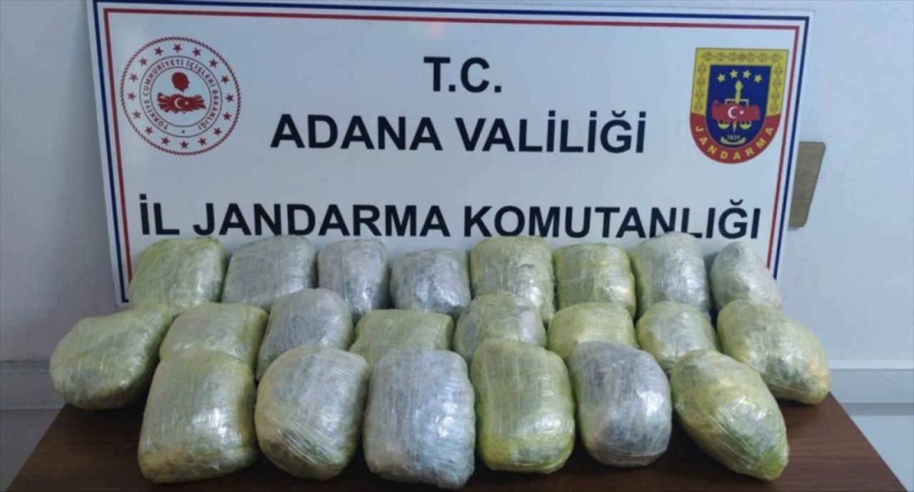 Adana'da yolcu otobüsünde 12 kilogram esrar ele geçirildi