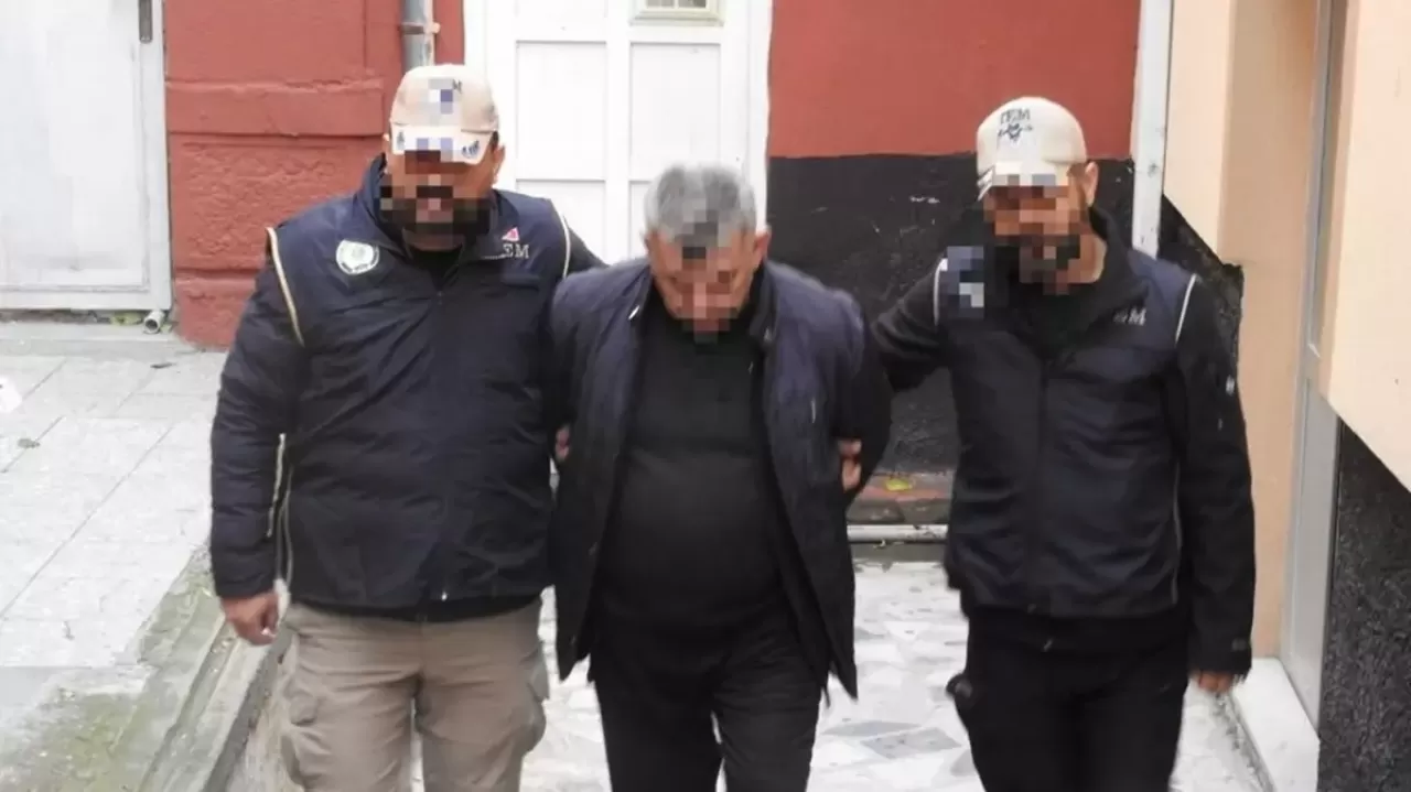 İnterpol tarafından kırmızı bültenle aranan 2 DEAŞ'lı yakalandı