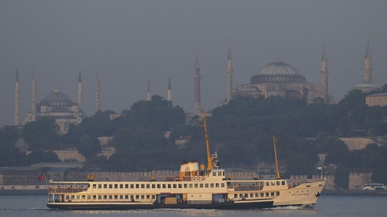 İstanbul'da vapur seferlerine hava engeli