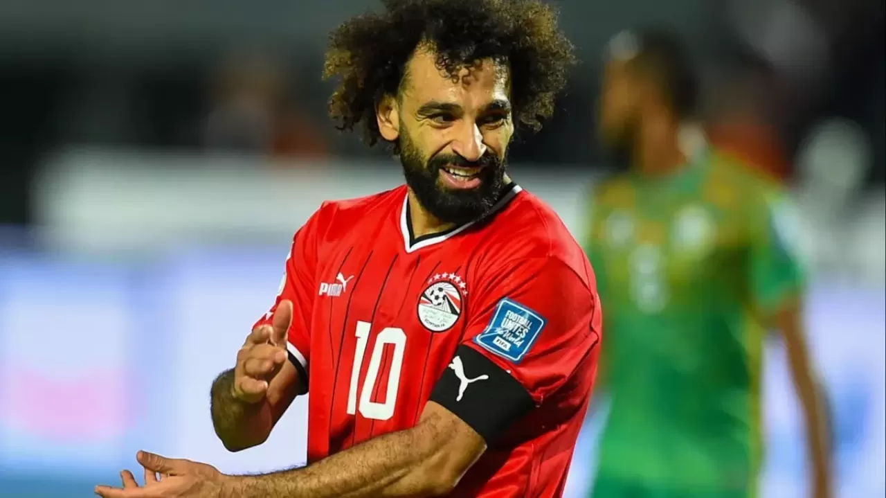 Mısır milli maçında Salah'a saldırı