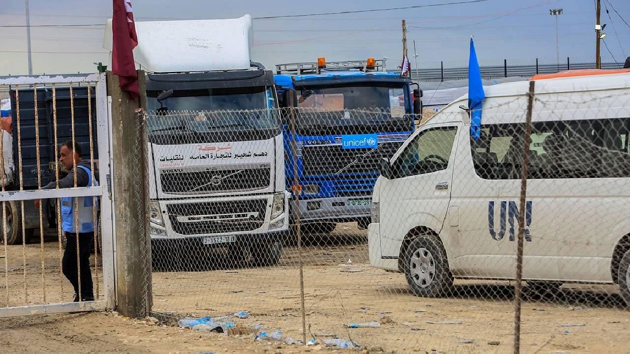 Mısır'dan Gazze Şeridi'ne yakıt girişi başladı