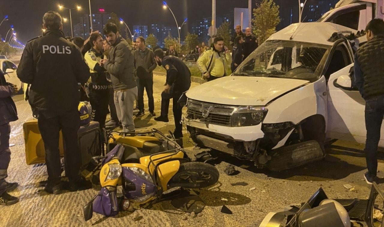 Diyarbakır'da zincirleme trafik kazasında 4 kişi yaralandı