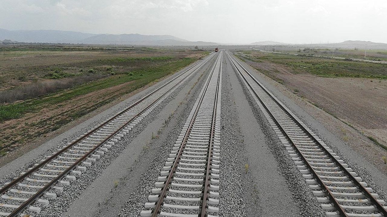 Kalkınma Yolu ve Zengezur Koridoru için yeni demir ve kara yolları planlandı