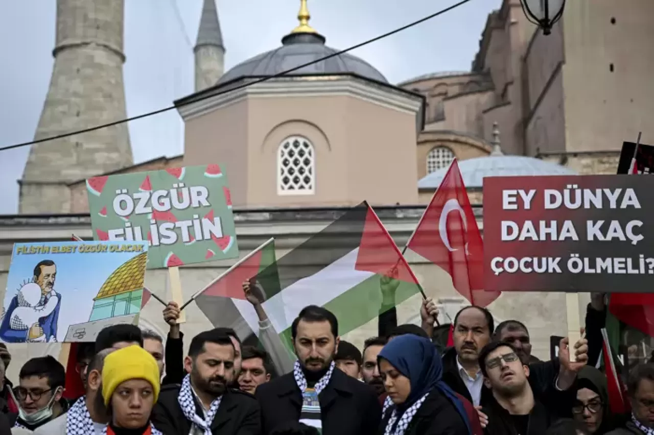 Ayasofya Camii önünde İsrail protestosu... "Zulme dur de!"