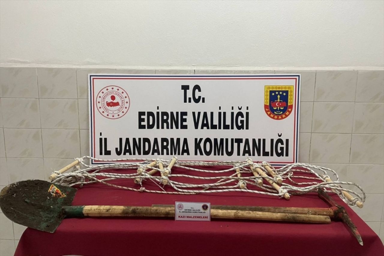 Edirne'de kaçak kazı yapan 6 şüpheli suçüstü yakalandı