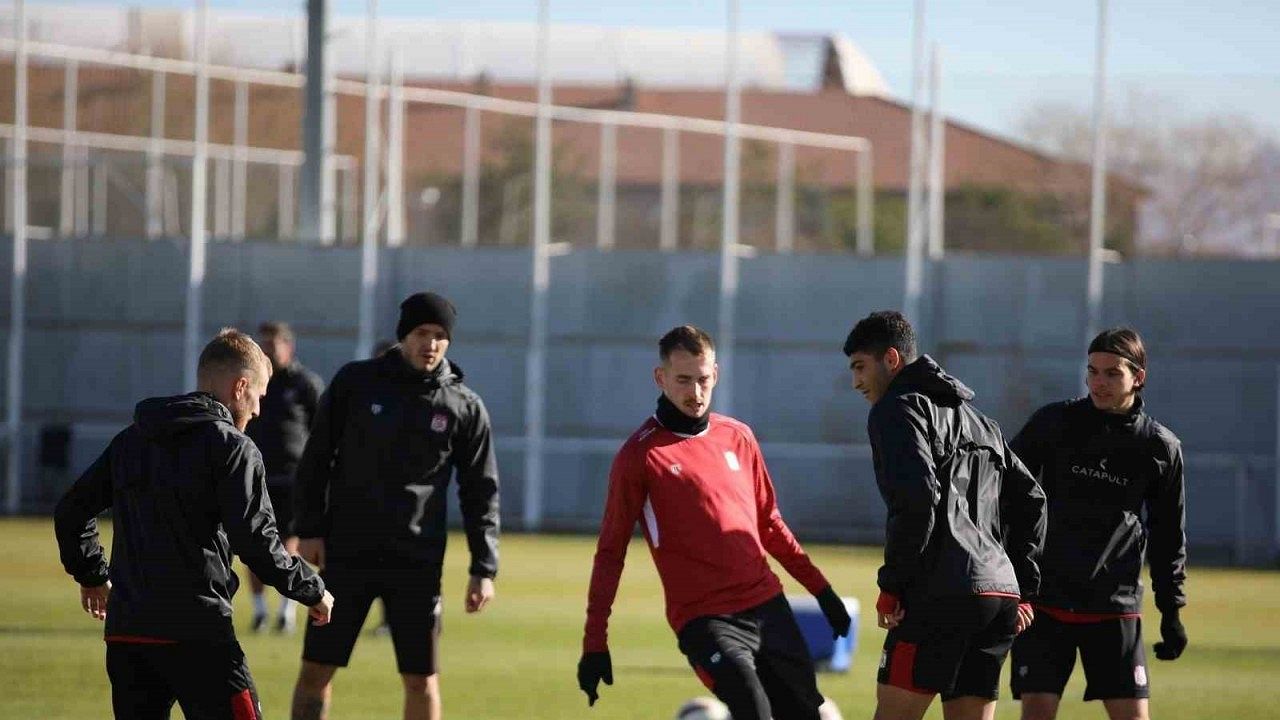 Sivasspor’da Fenerbahçe maçı öncesi sakatlık şoku!