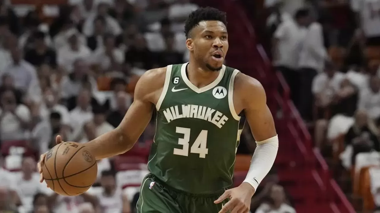 Antetokounmpo'dan kariyer rekoru!