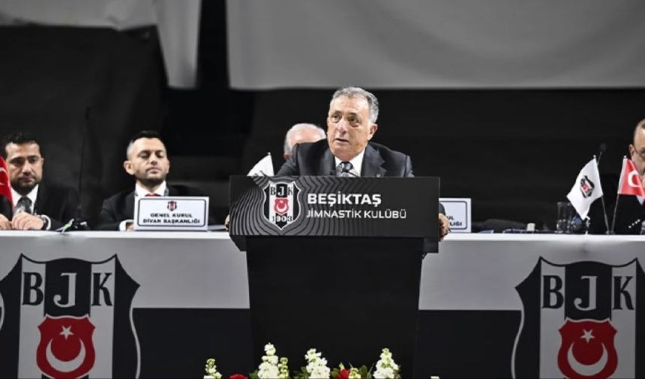 Beşiktaş'ta Ahmet Nur Çebi yönetimi ibra edildi