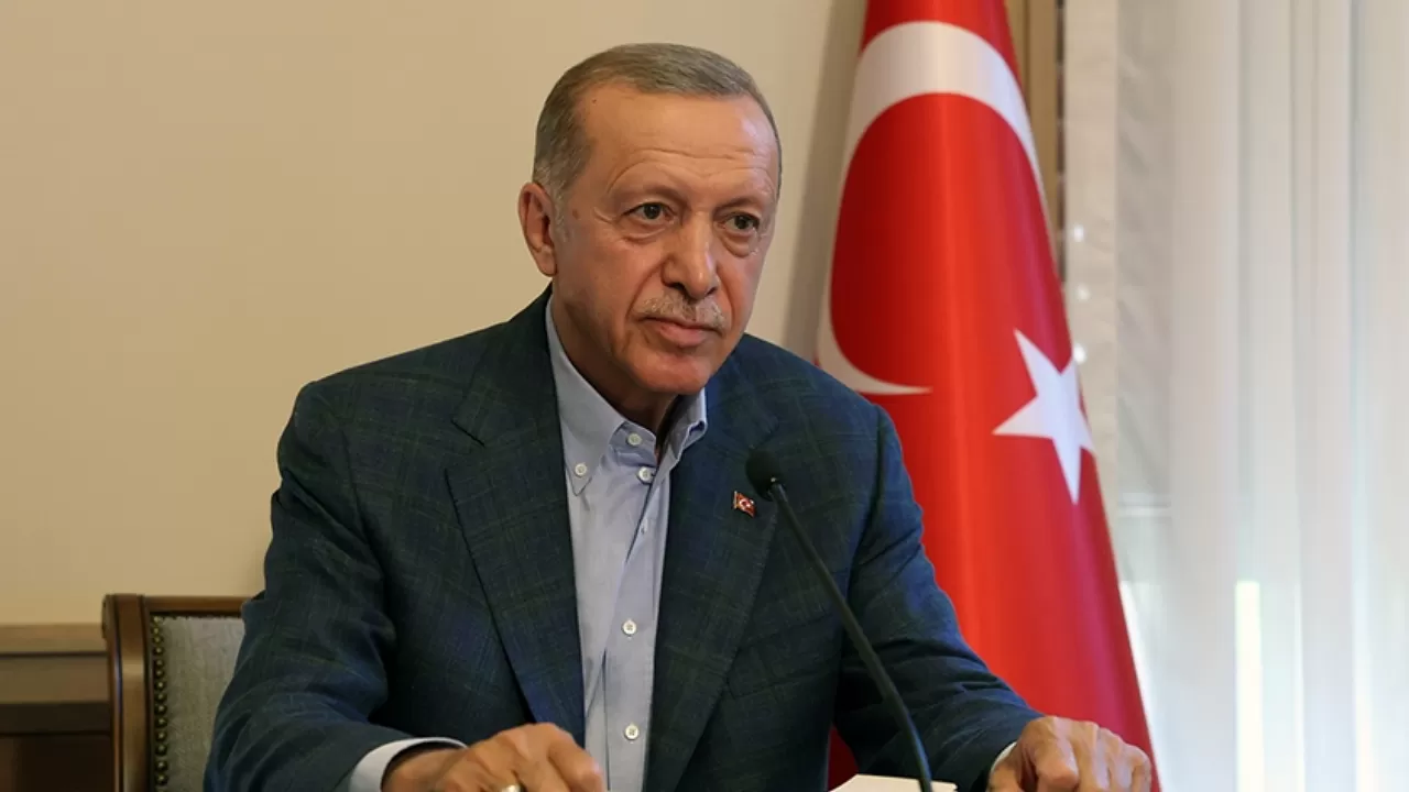 Cumhurbaşkanı Erdoğan, Beşiktaş Kulübünün yeni başkanı Arat'ı kutladı