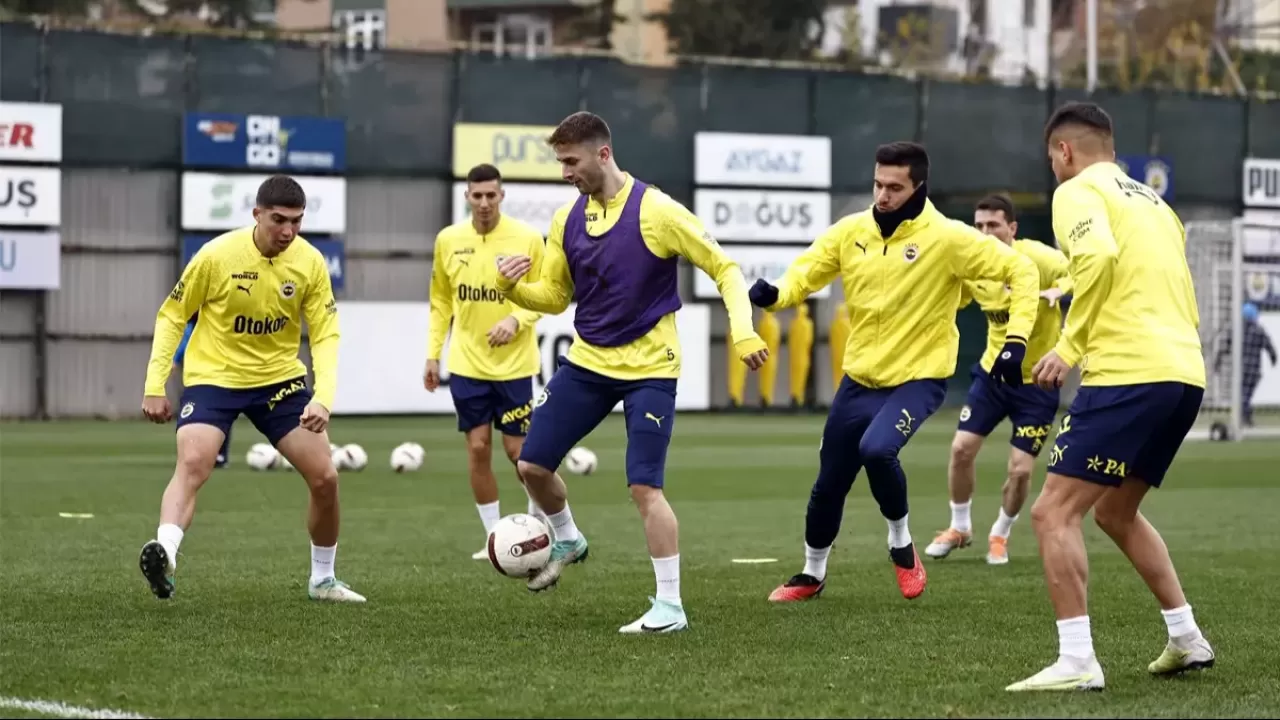 3 müjde! Fenerbahçe'de derbi öncesi sevindiren gelişmeler