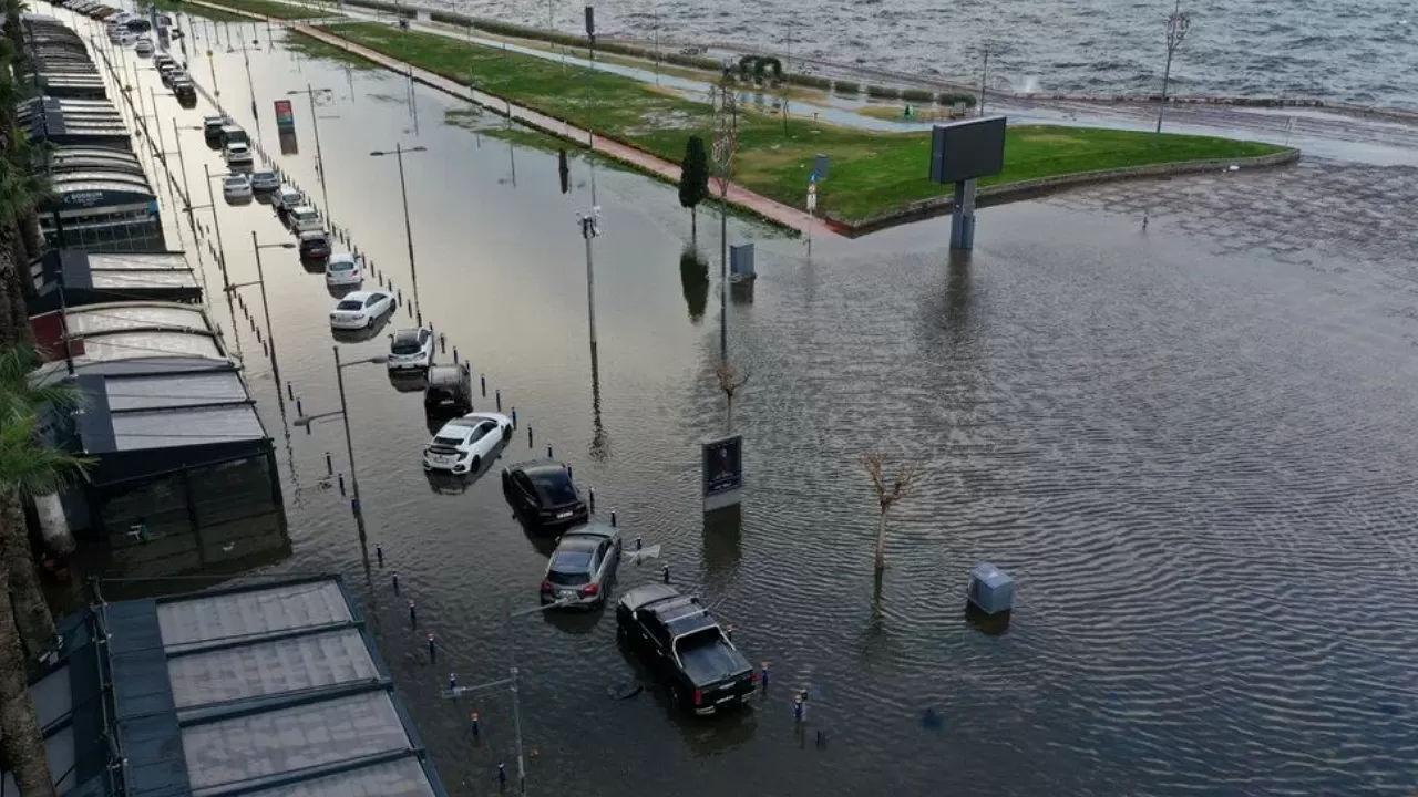 İzmir’i bekleyen tehlike: Tüm kıyıları etkilenebilir