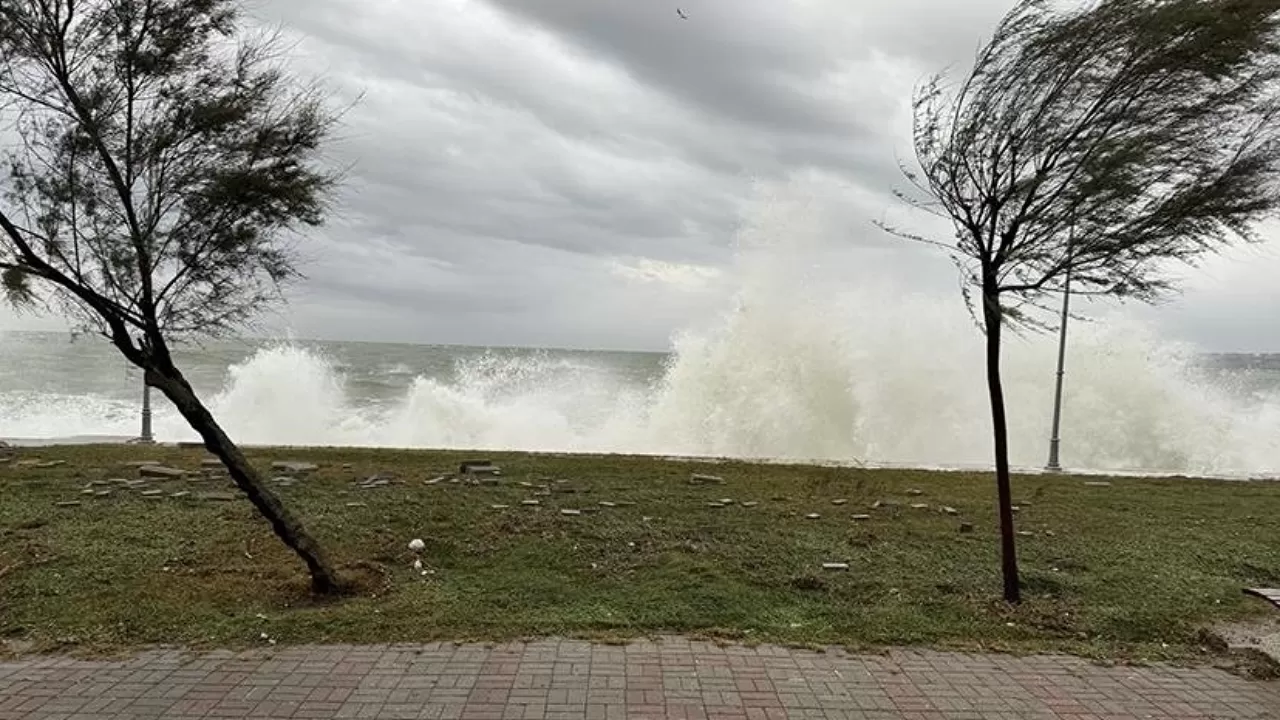 İstanbul Valisi Gül'den fırtına uyarısı