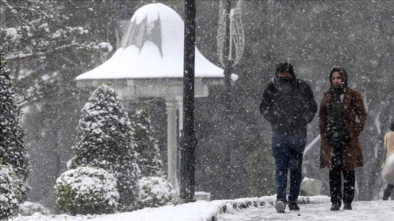 Heyecanla beklenen kar İstanbul'a giriş yapıyor! Tarih verildi...