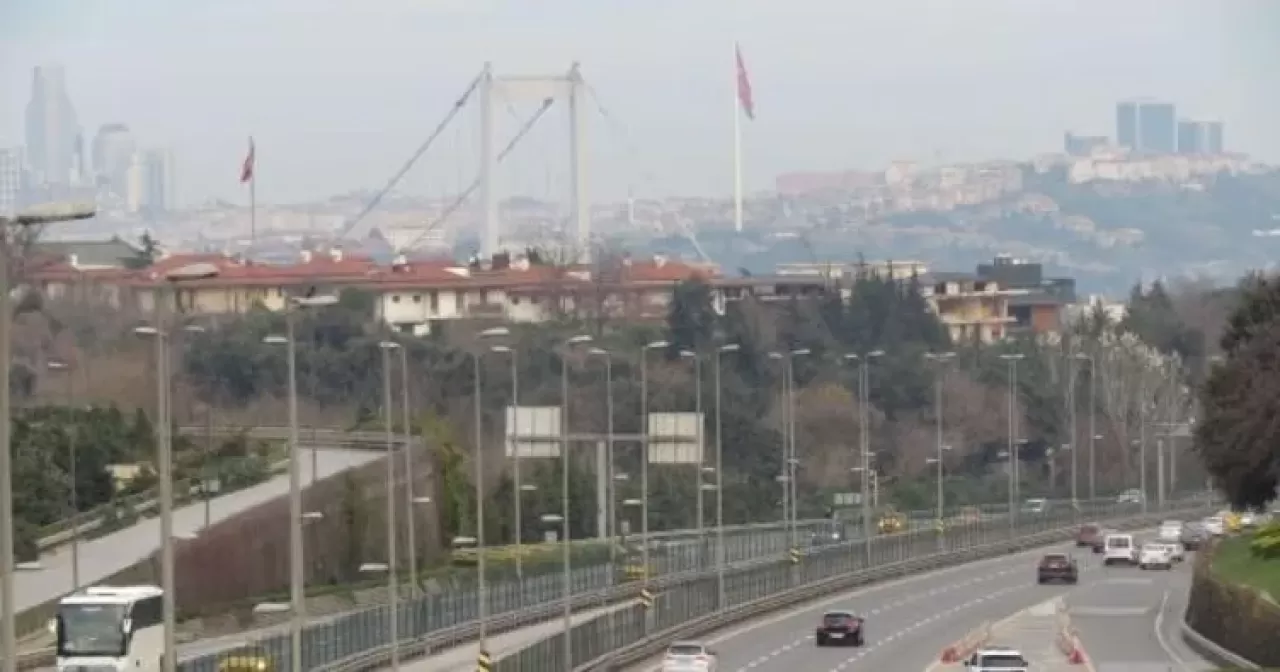 İstanbul'da yılın ilk gününde yollar boş kaldı