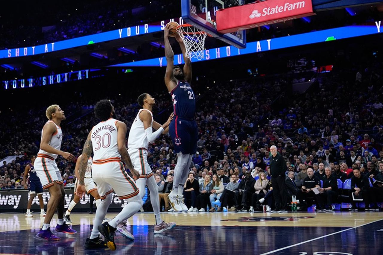 NBA'de tarihi gece! Joel Embiid'den rekor sayı