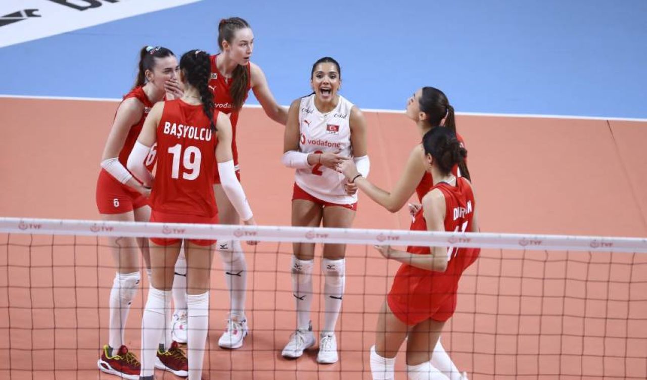 U20 Kadın Voleybol Milli Takımı finale yükseldi