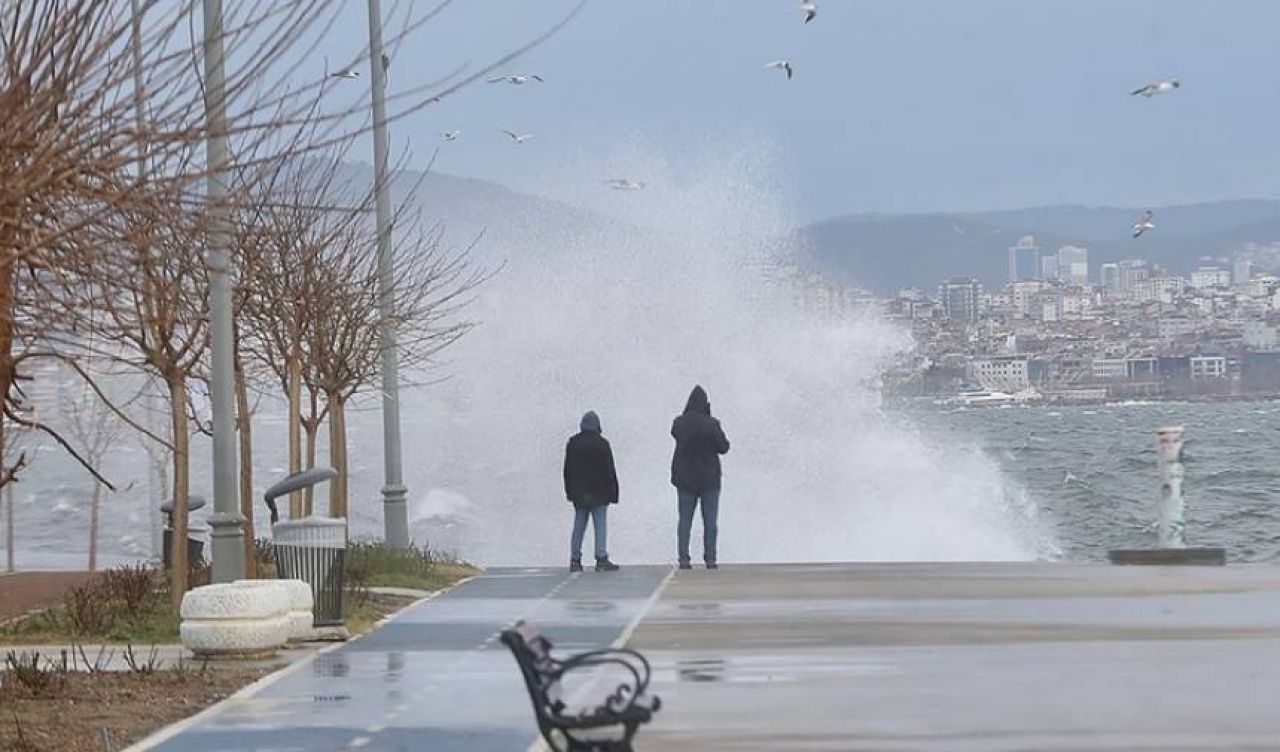 İstanbul Valiliğinden fırtına uyarısı