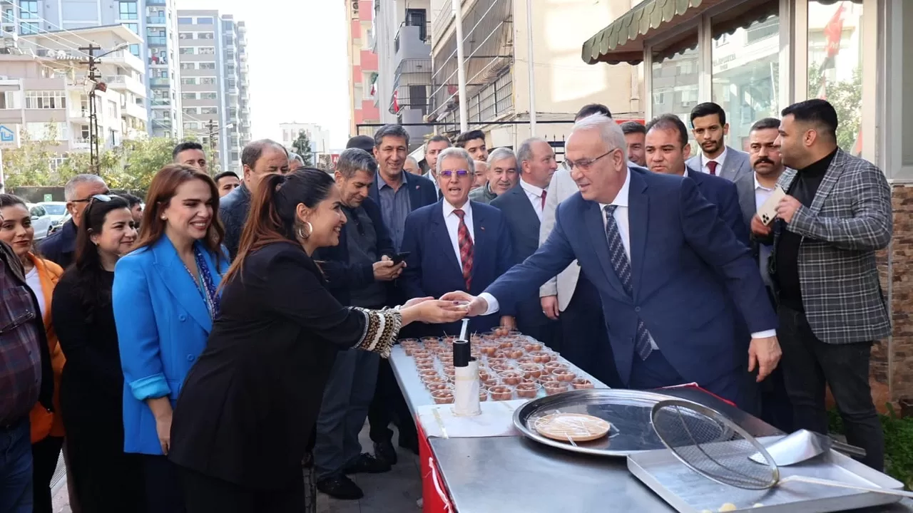 MHP Adana İl Başkanı Yusuf Kanlı, adayları kutladı