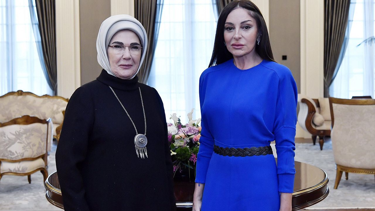 Emine Erdoğan, Mihriban Aliyeva ile görüştü