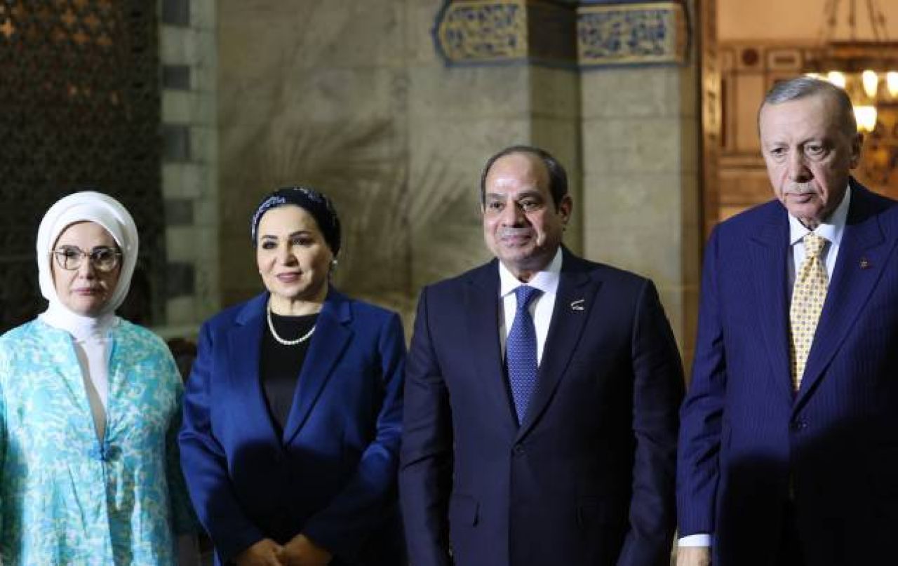 Cumhurbaşkanı Erdoğan, Kahire’de İmam Şafi Türbesi’ni ziyaret etti