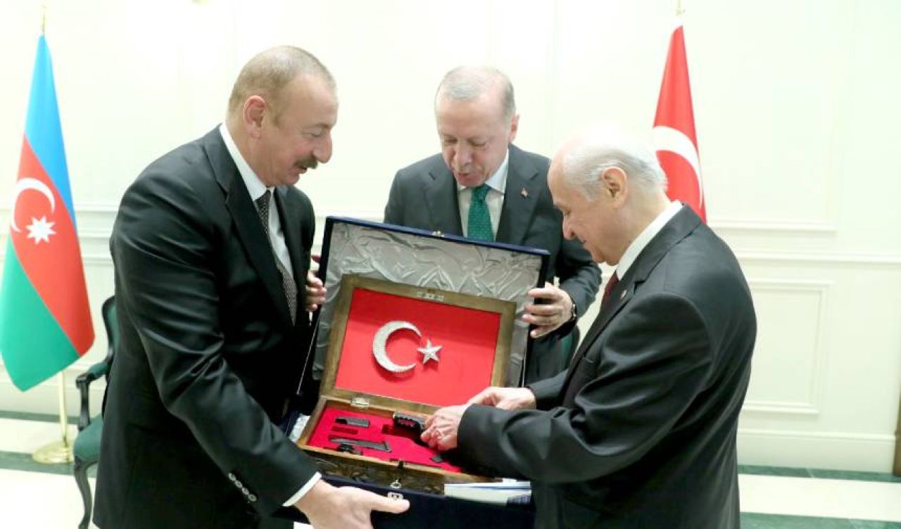 MHP Lideri Devlet Bahçeli, İlham Aliyev'i telefonla arayarak tebrik etti