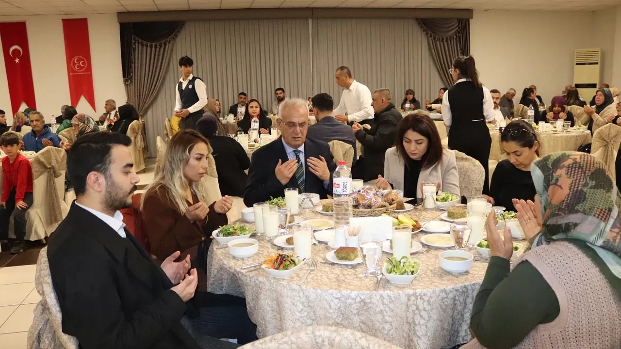 MHP Adana İl’den depremzedelere iftar programı