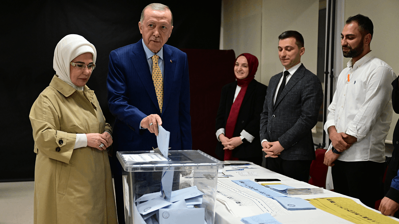 Cumhurbaşkanı Erdoğan oyunu kullandı: Seçim yeni bir dönemin başlangıcı olacak