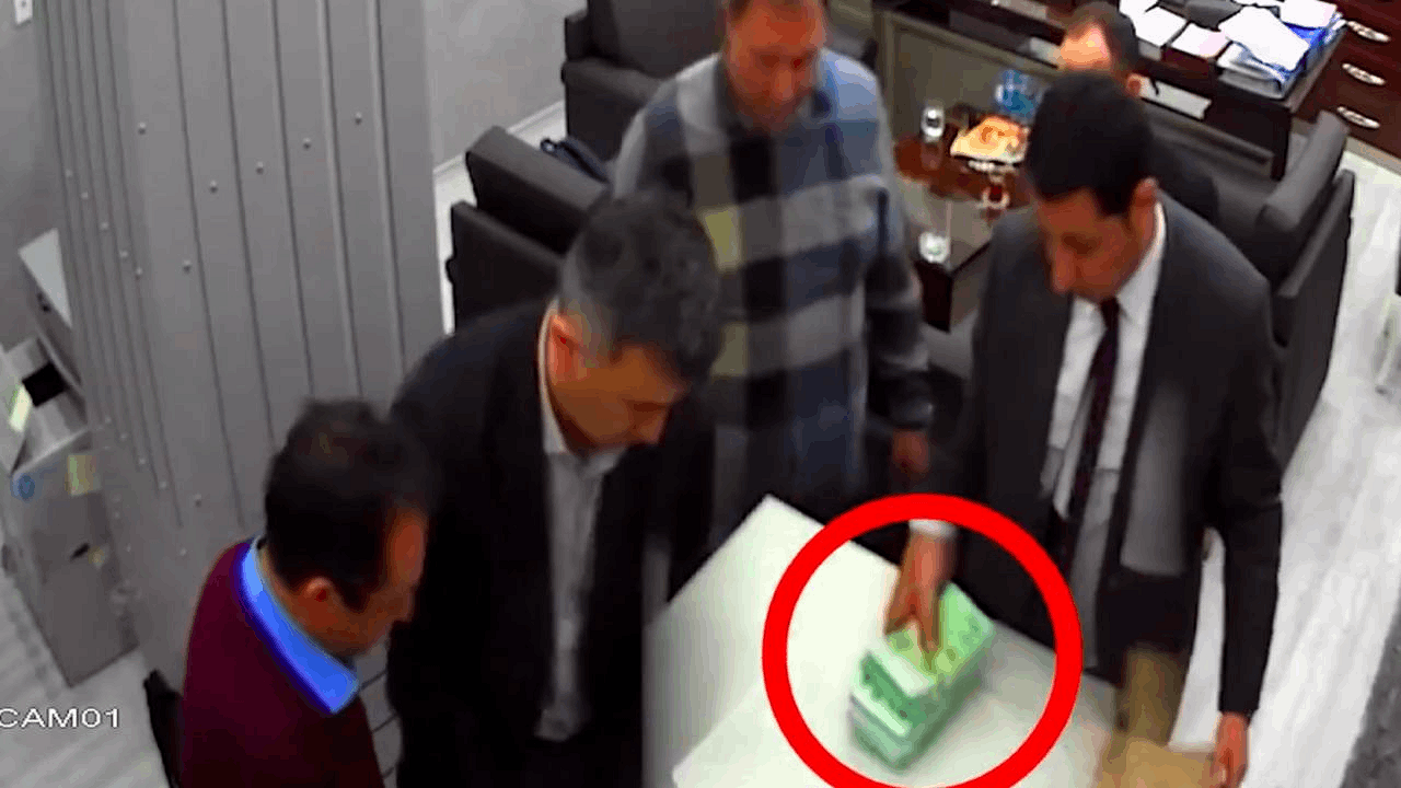 CHP'de 'para sayma' görüntülerine ilişkin soruşma: 2 kişi adliyede