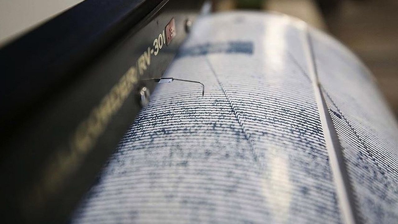 Çanakkale'de 4.9 şiddetinde deprem! İstanbul'da da hissedildi...