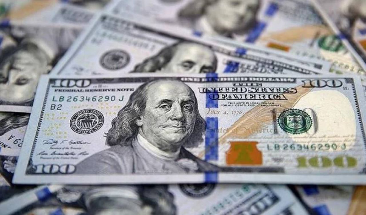 Serbest piyasada dolar 32.22 lira ile güne başladı