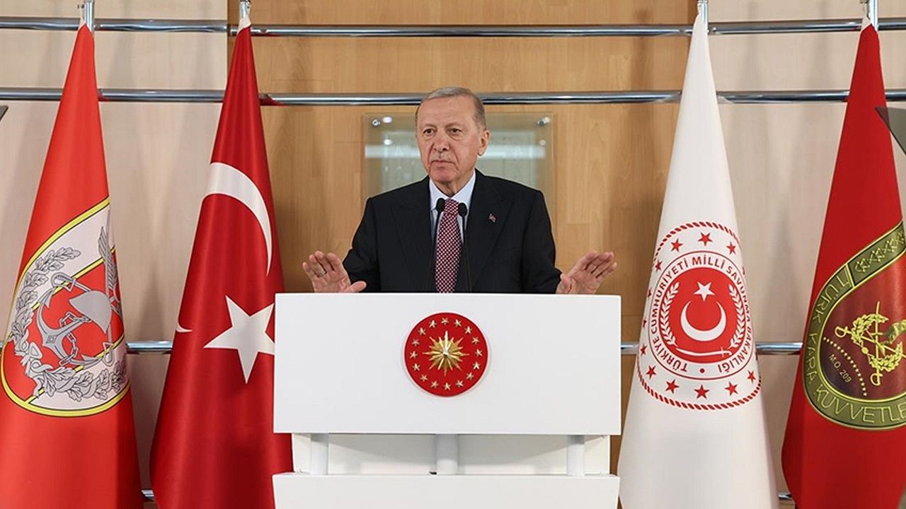 Cumhurbaşkanı Erdoğan: "Hain emelleri kursaklarda bırakacağız"